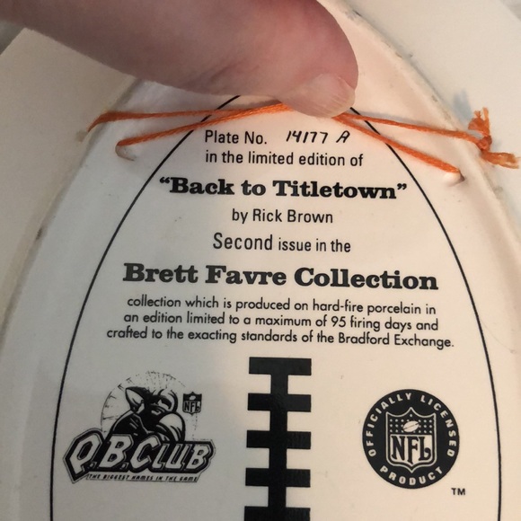Set of BRETT FAVRE 1997 collector plates - Picture 7 of 10